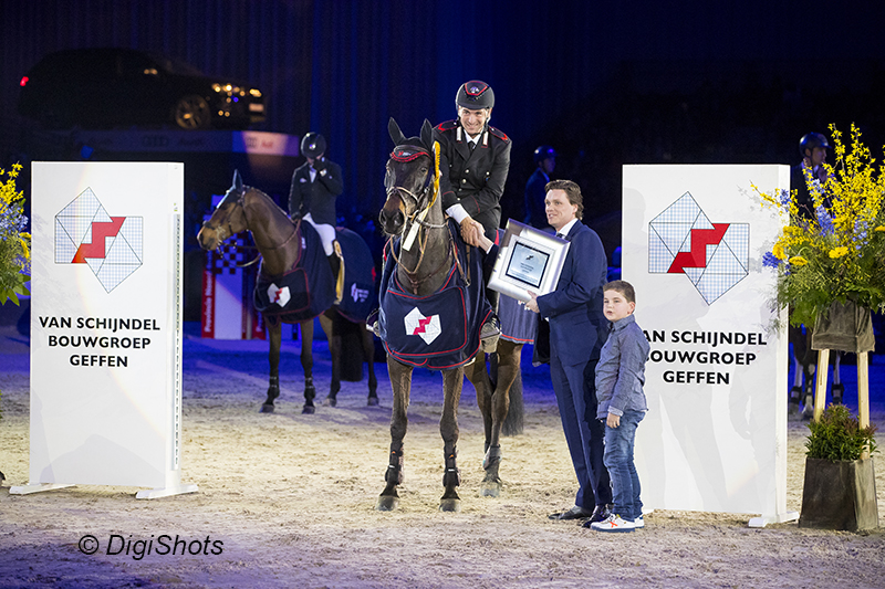 Gaudiano pakt Indoor Derby