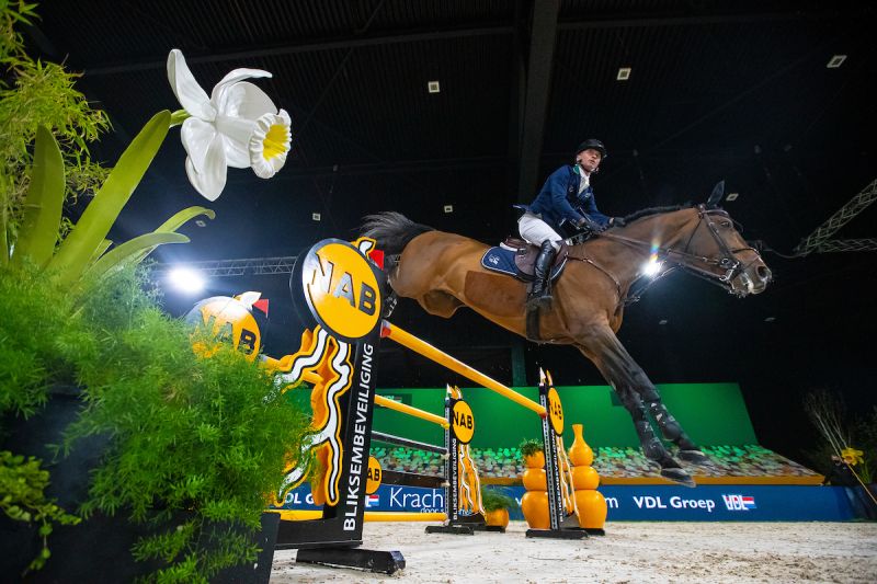 Lynch rushes to victory in NAB Bliksembeveiliging Prize